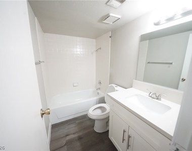 601 Cabrillo Circle - Photo Thumbnail 15