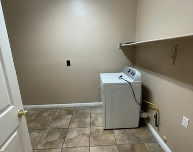 5645 Breckenridge Street - Photo Thumbnail 15
