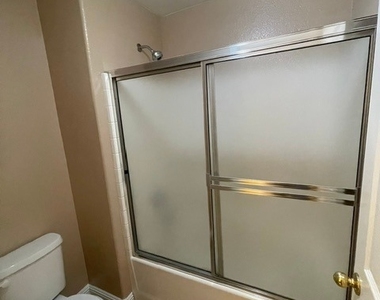 5645 Breckenridge Street - Photo Thumbnail 32