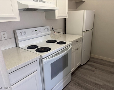 1381 E University Avenue - Photo Thumbnail 6