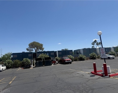 1381 E University Avenue - Photo Thumbnail 2