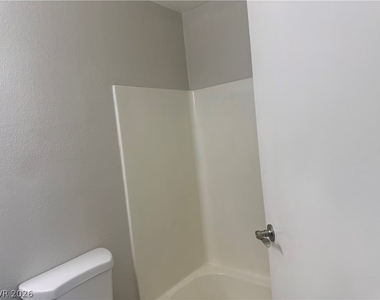 1381 E University Avenue - Photo Thumbnail 14