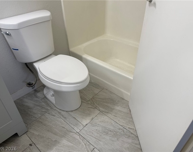 1381 E University Avenue - Photo Thumbnail 17