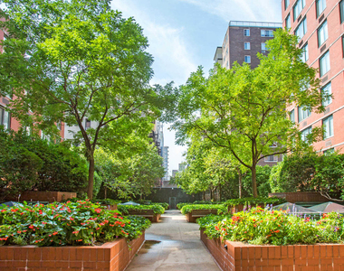 750 Columbus Ave. - Photo Thumbnail 34