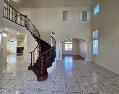10134 Reflection Brook Avenue - Photo Thumbnail 3