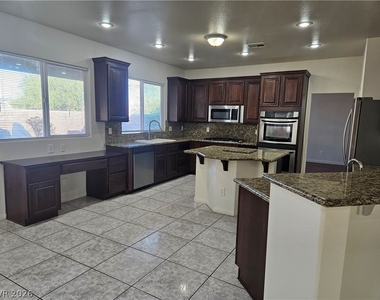 10134 Reflection Brook Avenue - Photo Thumbnail 19