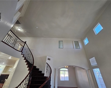 10134 Reflection Brook Avenue - Photo Thumbnail 6