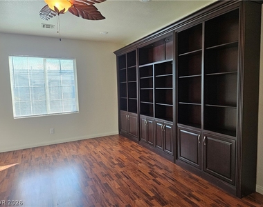 10134 Reflection Brook Avenue - Photo Thumbnail 31
