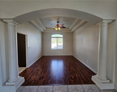 10134 Reflection Brook Avenue - Photo Thumbnail 14