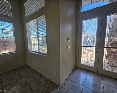 10134 Reflection Brook Avenue - Photo Thumbnail 5
