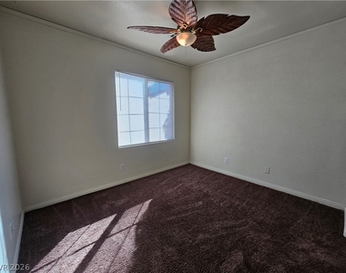 10134 Reflection Brook Avenue - Photo Thumbnail 8