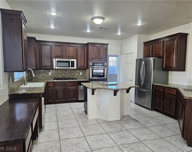 10134 Reflection Brook Avenue - Photo Thumbnail 18