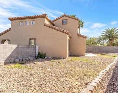 1444 Country Hollow Drive - Photo Thumbnail 24