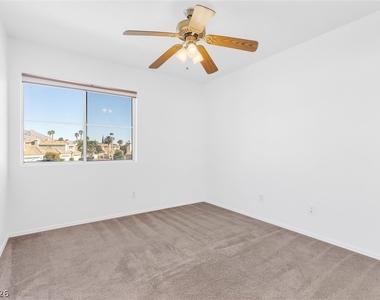 1444 Country Hollow Drive - Photo Thumbnail 14
