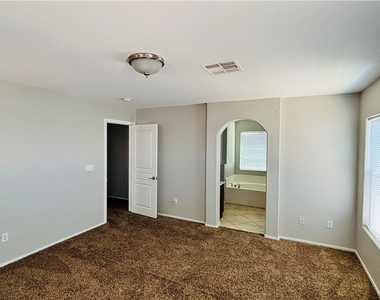 9171 Vintage Wine Avenue - Photo Thumbnail 14