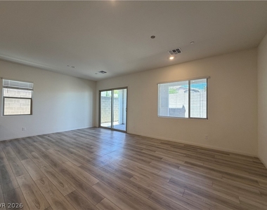 11836 Black Canary Avenue - Photo Thumbnail 14