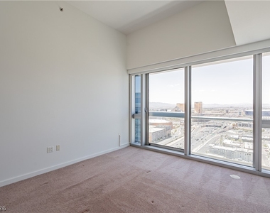 4471 Dean Martin Drive - Photo Thumbnail 31