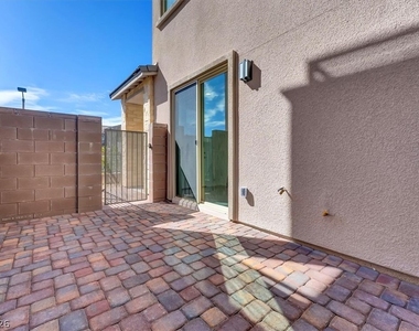 11556 Kindle Corner Avenue - Photo Thumbnail 3