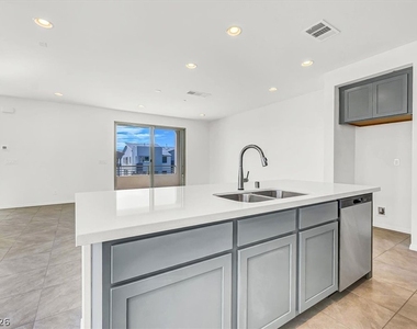 11556 Kindle Corner Avenue - Photo Thumbnail 11