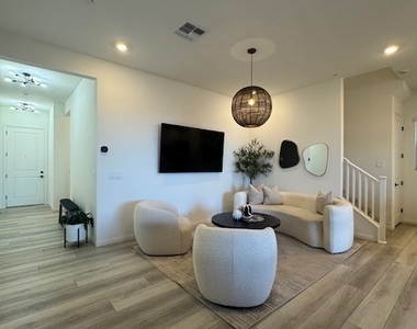 1598 Crowned Eagle Street - Photo Thumbnail 12