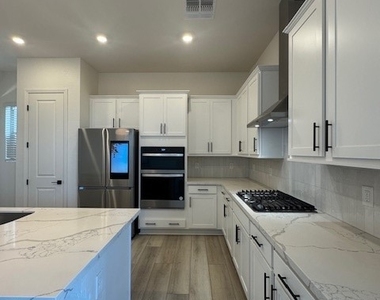 1598 Crowned Eagle Street - Photo Thumbnail 43