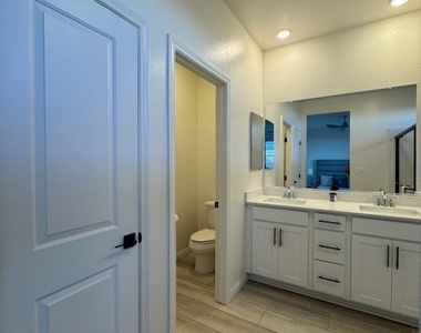 1598 Crowned Eagle Street - Photo Thumbnail 30