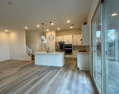 1598 Crowned Eagle Street - Photo Thumbnail 44