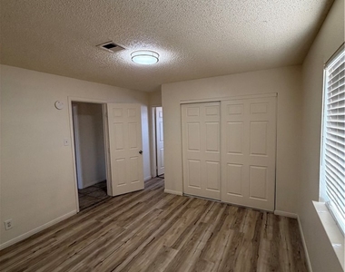 6941 Appleton Drive - Photo Thumbnail 10