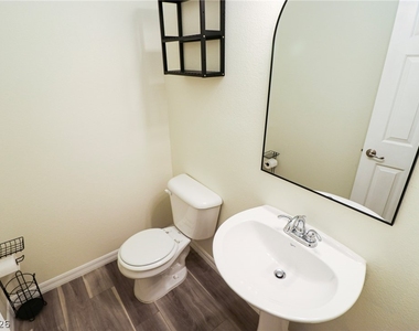 1510 Plaza Centre Drive - Photo Thumbnail 7