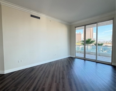 2777 Paradise Road - Photo Thumbnail 3