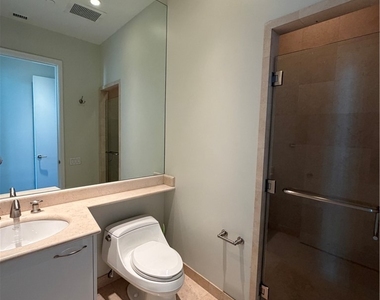 2777 Paradise Road - Photo Thumbnail 4