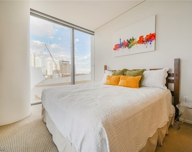 3722 Las Vegas Boulevard - Photo Thumbnail 6