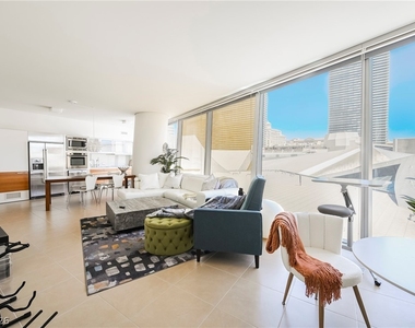 3722 Las Vegas Boulevard - Photo Thumbnail 10