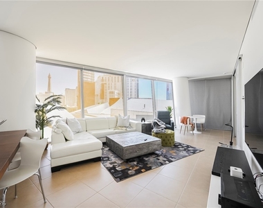 3722 Las Vegas Boulevard - Photo Thumbnail 9