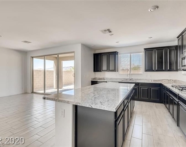 719 Foreign Reef Way - Photo Thumbnail 2