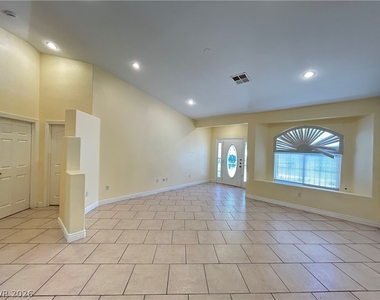 4685 E Wyoming Avenue - Photo Thumbnail 1