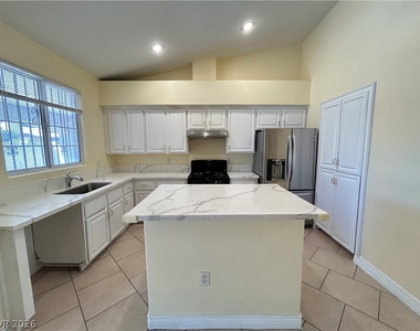 4685 E Wyoming Avenue - Photo Thumbnail 3