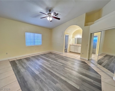 4685 E Wyoming Avenue - Photo Thumbnail 6