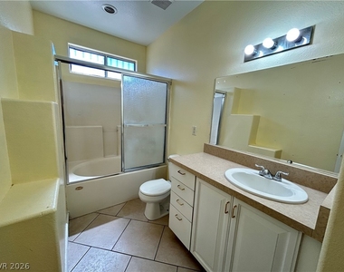 4685 E Wyoming Avenue - Photo Thumbnail 12