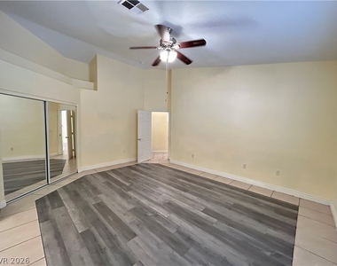 4685 E Wyoming Avenue - Photo Thumbnail 7