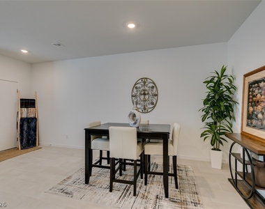 1535 Maria Crossing Avenue - Photo Thumbnail 5
