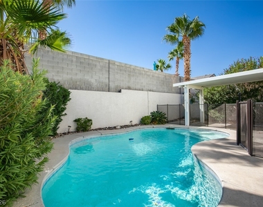 9321 Copper Bay Avenue - Photo Thumbnail 4