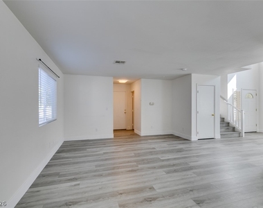 9321 Copper Bay Avenue - Photo Thumbnail 21
