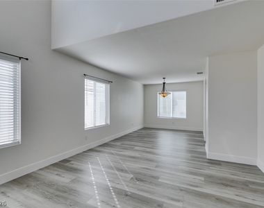 9321 Copper Bay Avenue - Photo Thumbnail 9