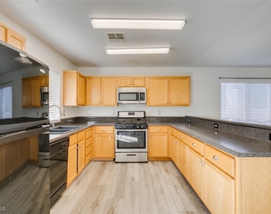 9321 Copper Bay Avenue - Photo Thumbnail 28