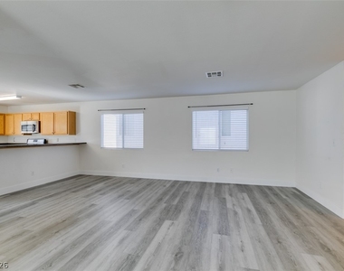 9321 Copper Bay Avenue - Photo Thumbnail 15