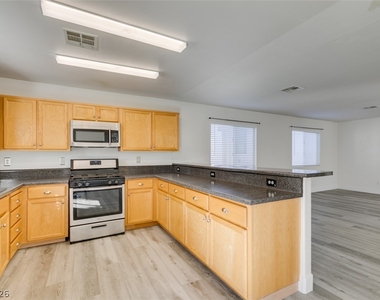 9321 Copper Bay Avenue - Photo Thumbnail 27