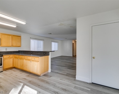 9321 Copper Bay Avenue - Photo Thumbnail 26