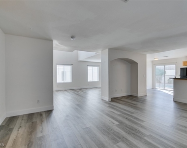 9321 Copper Bay Avenue - Photo Thumbnail 18