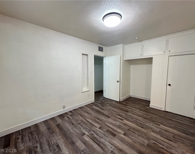 373 N Bruce Street - Photo Thumbnail 8